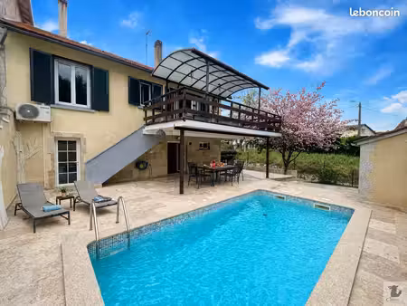 propriété 6 pièces 150 m²