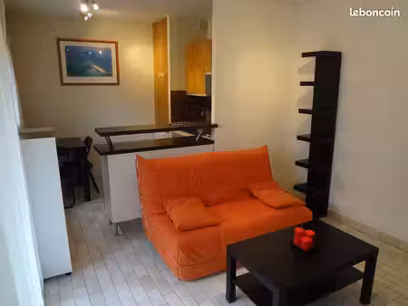studio avec petit jardin
