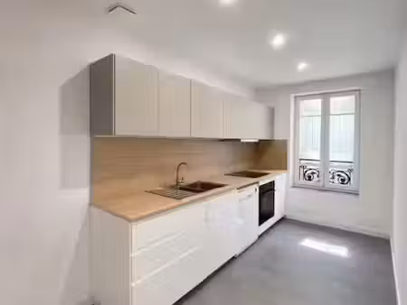 location appartement 3 pièces 66 m² à castelnaudary (11400)  580 €