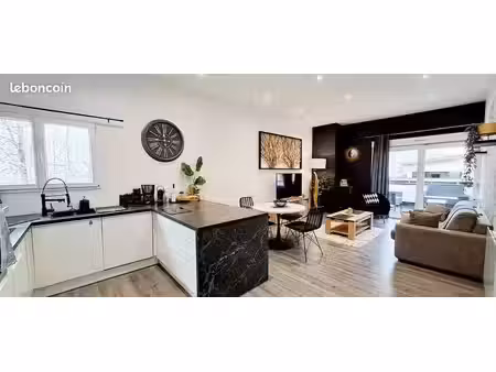 t2 55m² meublé+++/résidence calme/place parking privée/grand balcon/petite cave