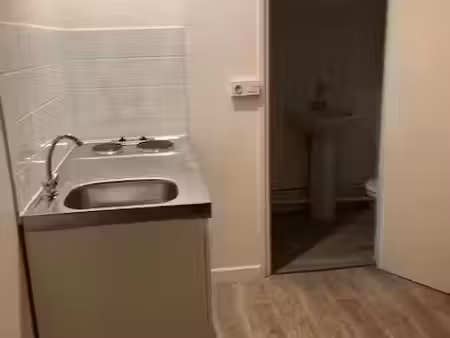 location meublée appartement 1 pièce 27 m² à lille (59000)  600 €
