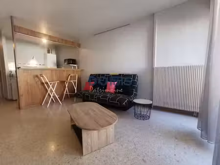 location meublée appartement 1 pièce 30.9 m² à nimes (30000)  560 €