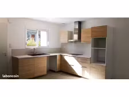 biguglia t3 avec jardin de 67m². rés récente avec jardin + clim + places de parking