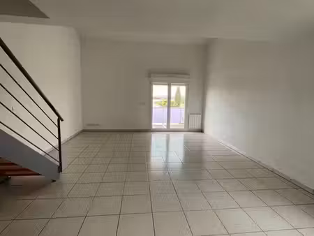 appartement t3 - a louer - thezan-les-beziers