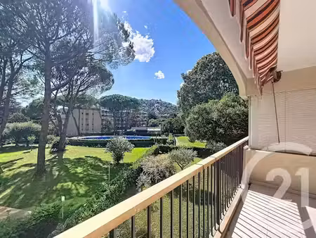 location appartement 1 pièce 21.73 m² à mandelieu-la-napoule (06210)  609 €