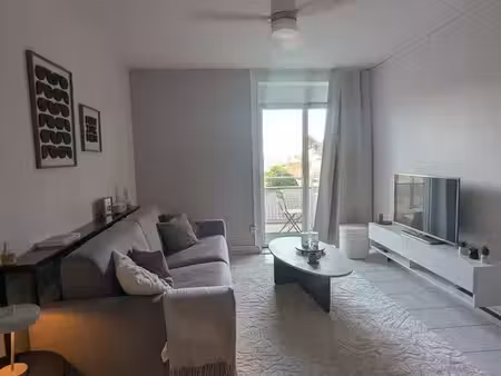 studio meublé avec balcon centre ville