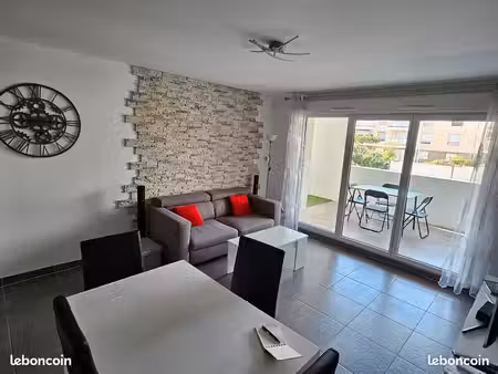 location hivernale t3 dans résidence sécurisée à saint cyr sur mer