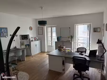 ? bureau professionnel à louer disponible 23 m²