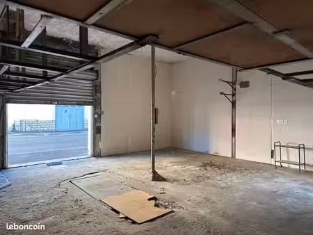 garage ou espace de stockage 60m2 béziers
