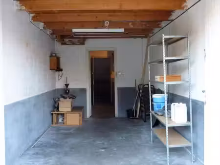 urgent 65 m² : garage + grande mezzanine + parking devant