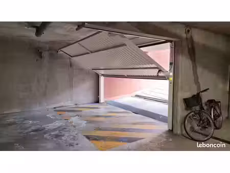 garage souterrain 15m2 dans propriété privée