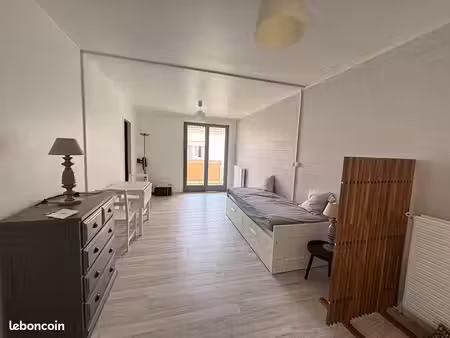 studio 1 pièce 31 m²