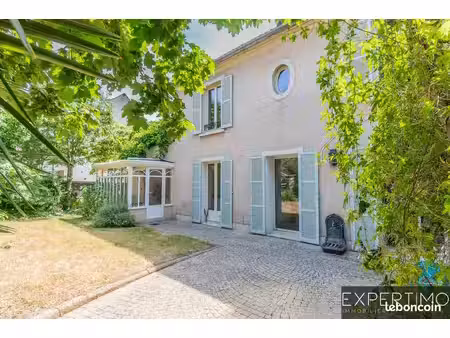 maison 5 pièces 146 m²
