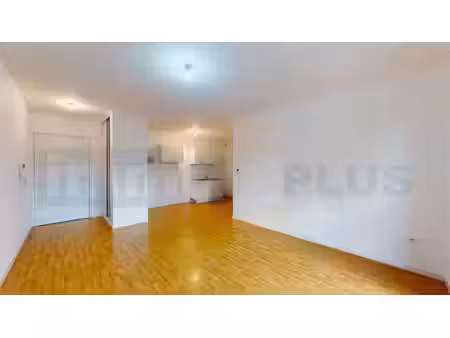 appt fontenay le fleury 3 pièces 56.01 m2 + 2 parkings en sous-sol et en enfilades