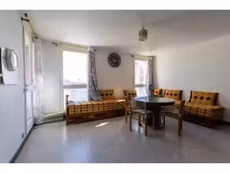 quartier la mosson - appartement 3 pièces - 2 chambres avec balcon et box