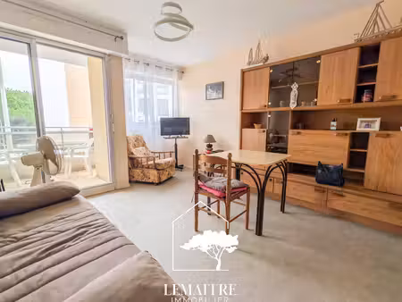 studio meublé 25 m2 la palmyre vue pinède avec balcon