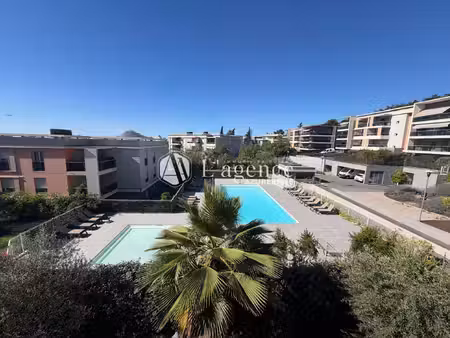 location meublé 3 pièces - terrasse - piscine - parkings