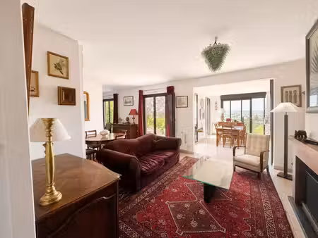 maison d’exception sur les coteaux de chennevières – vue panoramique sur paris