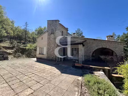 maison à vendre à dieulefit  dans un environnement nature