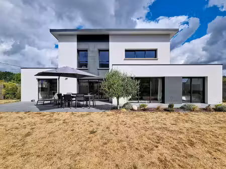 lanester : superbe maison contemporaine située dans un dans quartier recherché