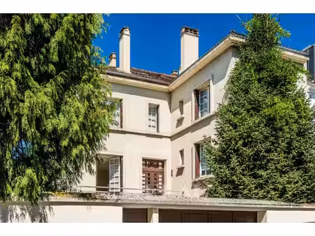 versailles - maison familiale avec studio indépendant et garage