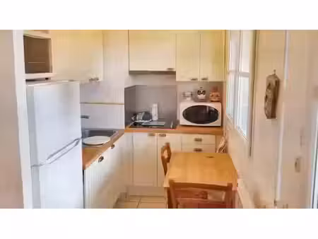 location meublée appartement 2 pièces 45 m² à saint-cyr-l'ecole (78210)  980 €