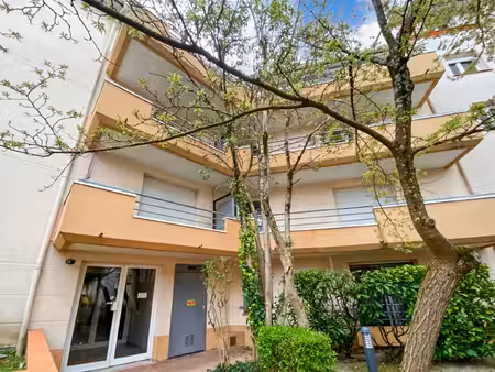 t2 48m² avec grande terrasse et parking