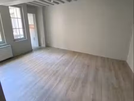 location appartement 2 pièces 41 m² à versailles (78000)  880 €
