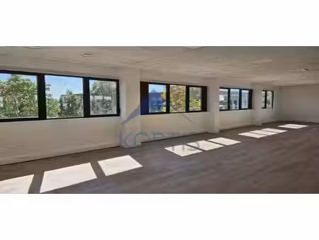 location bureaux 149m² à 729m²