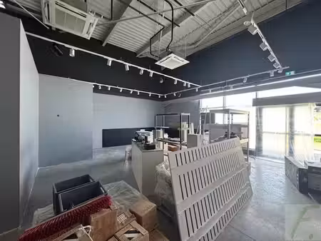 location commerce aix les bains 73100 207m²
