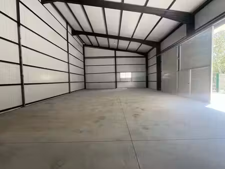 location local d’activités vallabregues 30300 200m²