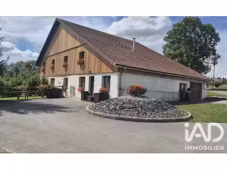 ferme à les combes (25500)