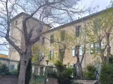propriété de caractère au cœur du pays cathares : charme  revenus locatifs et fort...