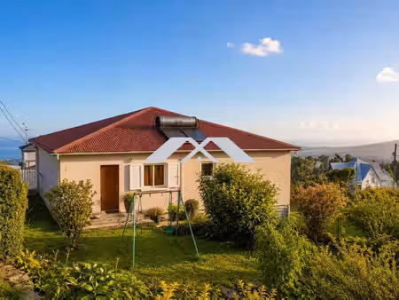 masion f5 sur environ 590 m² - plaine des cafres
