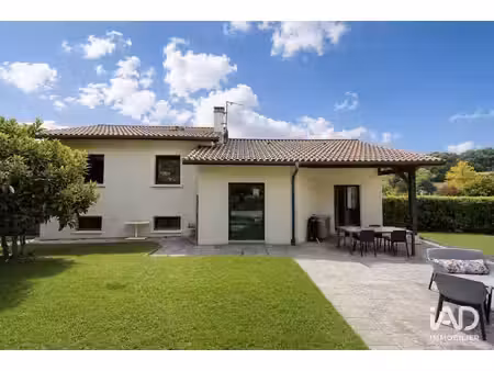 maison à les éparres (38300)