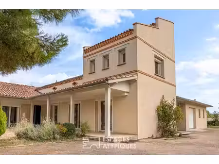 maison de caractère avec piscine et jardin paysagé à montech