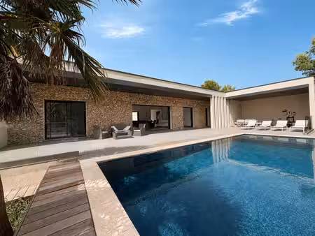 nîmes – maison contemporaine de 190 m² – 4 chambres  piscine  pool house et terrain de 3..