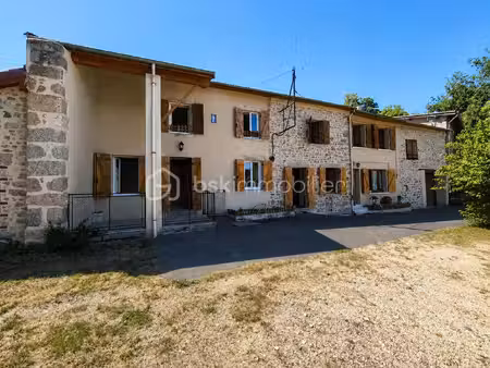maison de 215 m² à noiretable