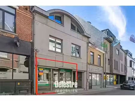 verhuurde commerciële investering op topligging in het ce...