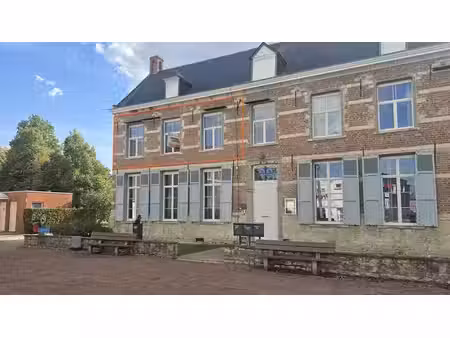 appartement complètement renouvelé avec 2 chambres