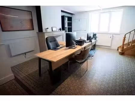 bureau lumineux 45m² proche de la gare  plein centre-ville
