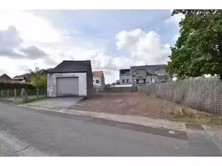 entrepôt avec nombreuses places de parking à overijse