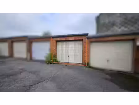 garage libre dans une batterie sans syndic - rue de roulers
