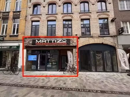 commercieel gelijkvloers te huur op topligging in de katt...