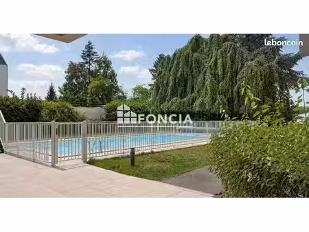appartement 2 pièces avec beau balcon et piscine
