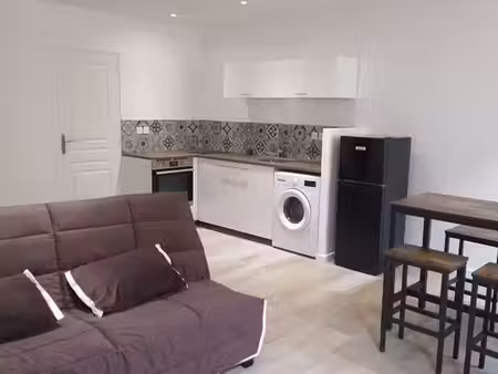 grand studio meublé