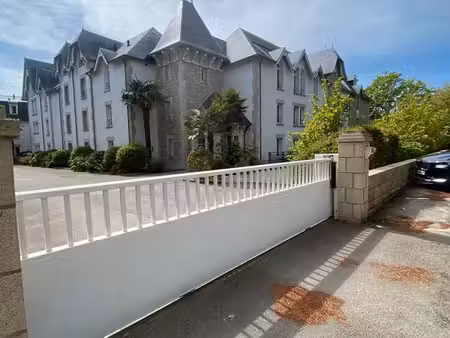 a louer en meublé à l’année  plein centre de beg meil 29170 fouesnant