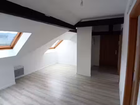 appartement 2 pièces dans immeuble de caractère