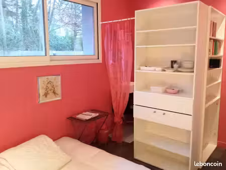 chambre dans maison contemporaire