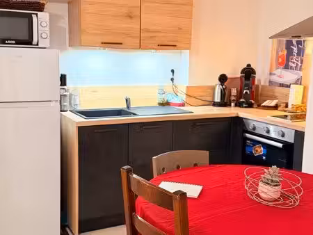 appartement meublé courette centre historique 40m2